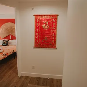 Charming Chinatown Quarters : Unique And Victoria
