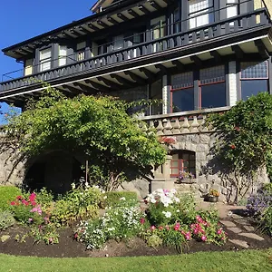 Prior Castle Bed and breakfast