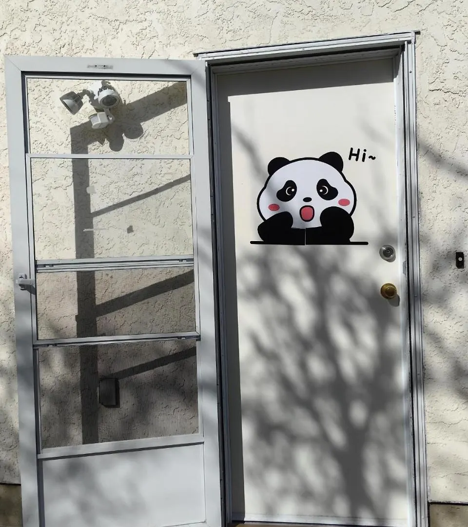 Island Panda Paradise In Victoria 0*,